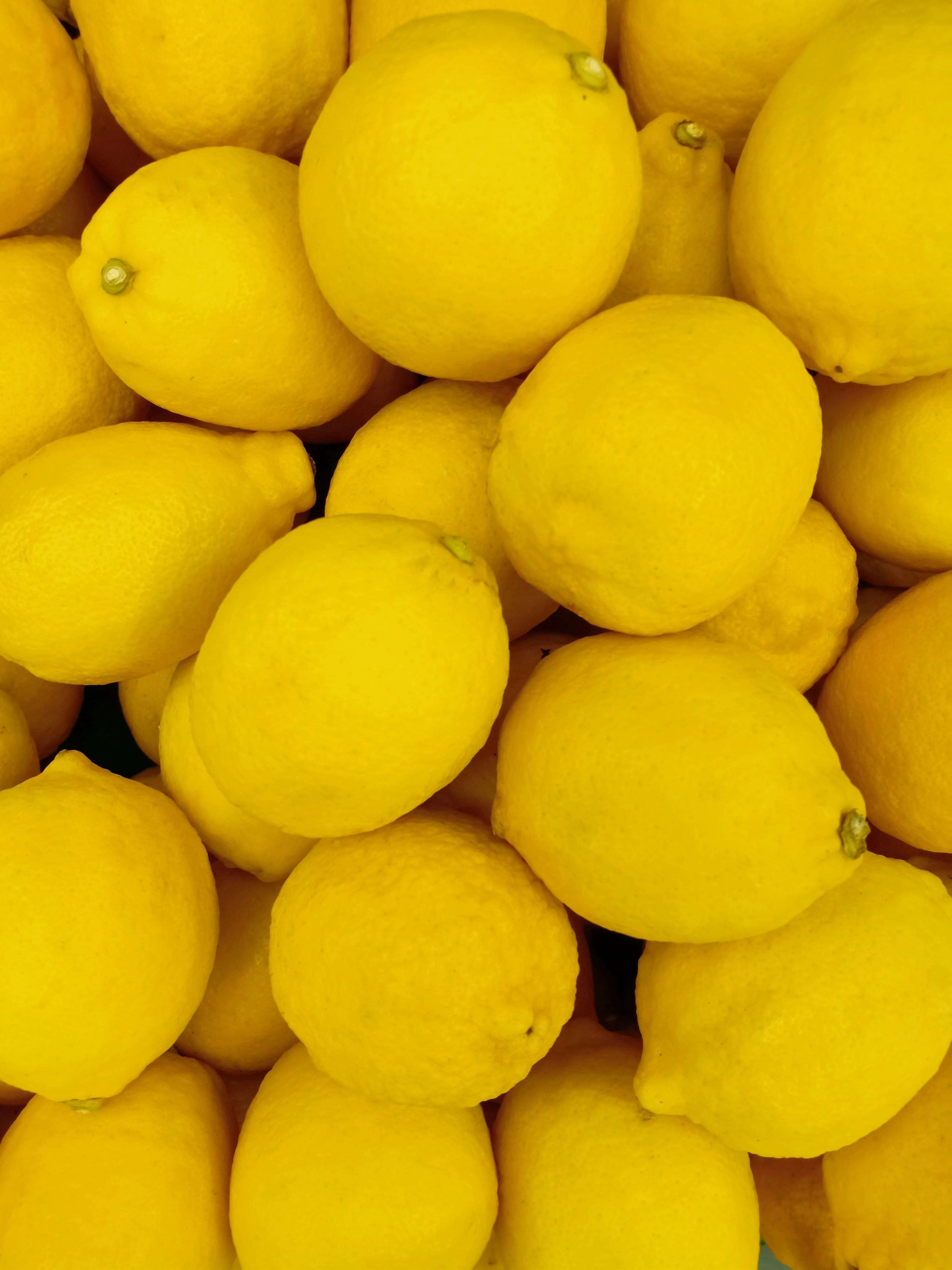 Juicy fresh lemons